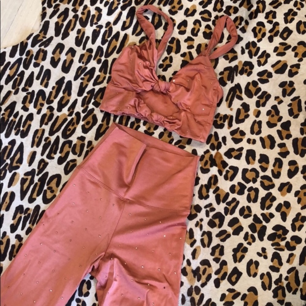 BEACH RIOT Active set *size small*